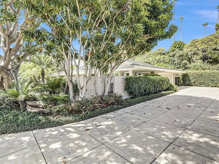 1070 Granville Dr — Photo 31
