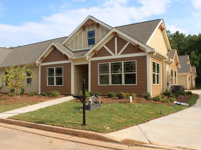 33 William Dr, White, GA, 30184