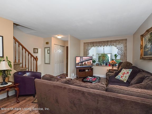 2nd image of 51 Thornycroft Ave