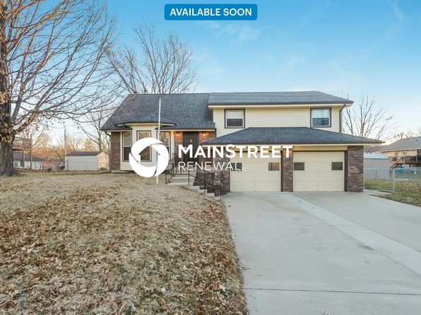 3025 S 14th St, Leavenworth, KS 66048
