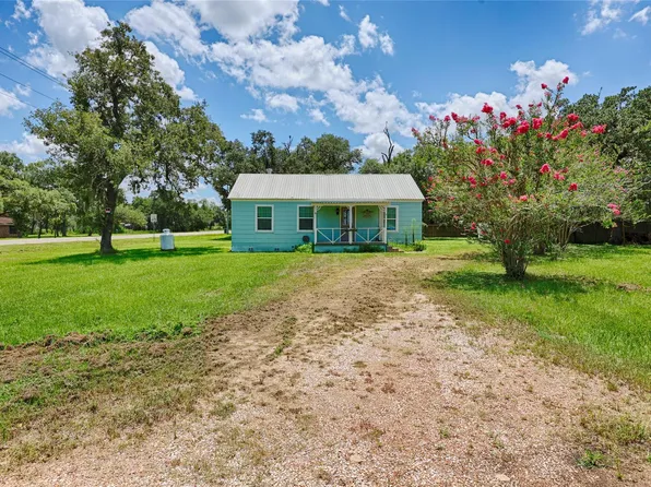 5810 Avenue E, Sheridan, TX 77475