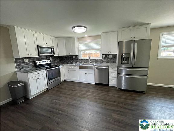 4th image of 4860 Hemlock St