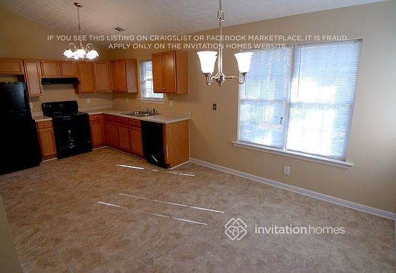 4th image of 387 Scenic Ln