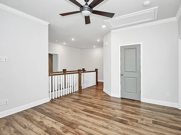 2536 Barry St — Photo 14