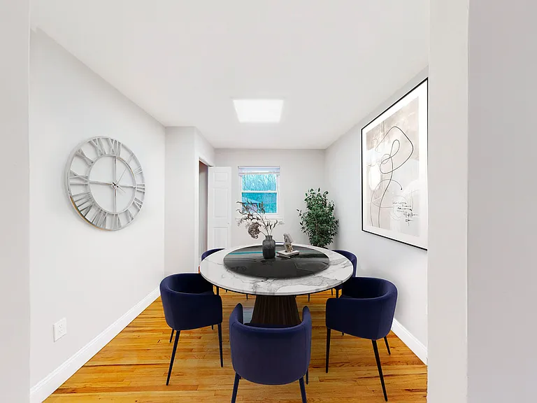 Stratford Apartments — Photo 3