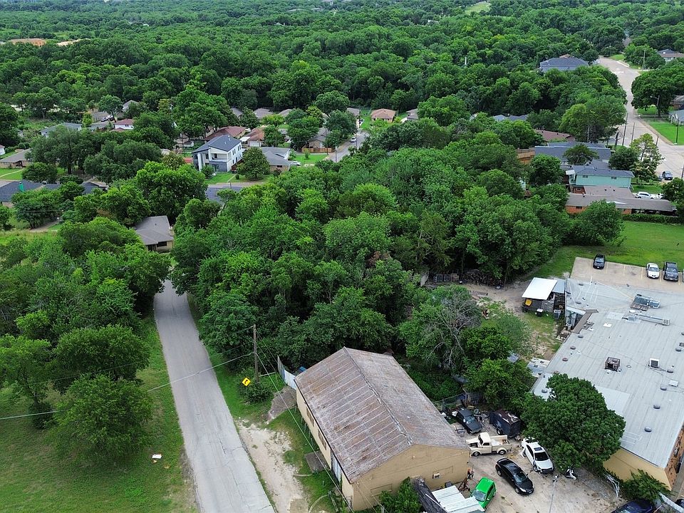 2nd image of 1403 Day Blvd
