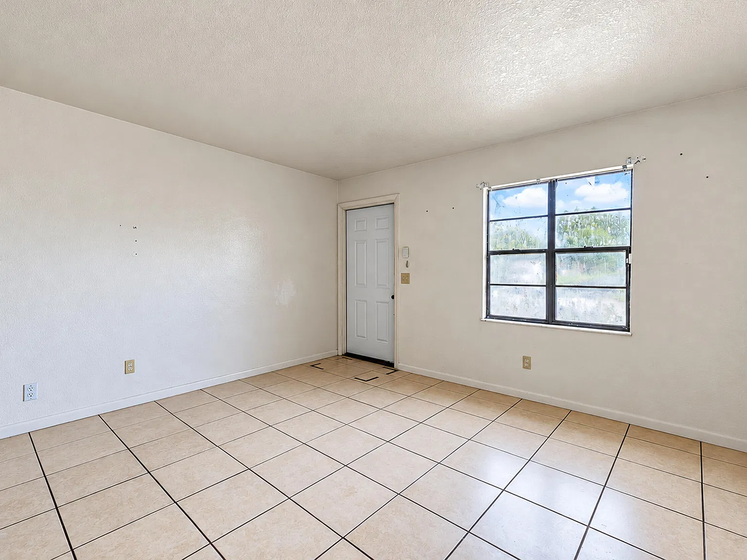 2 bed, 1.0 bath, 1508 sqft, $1,500 — Photo 2
