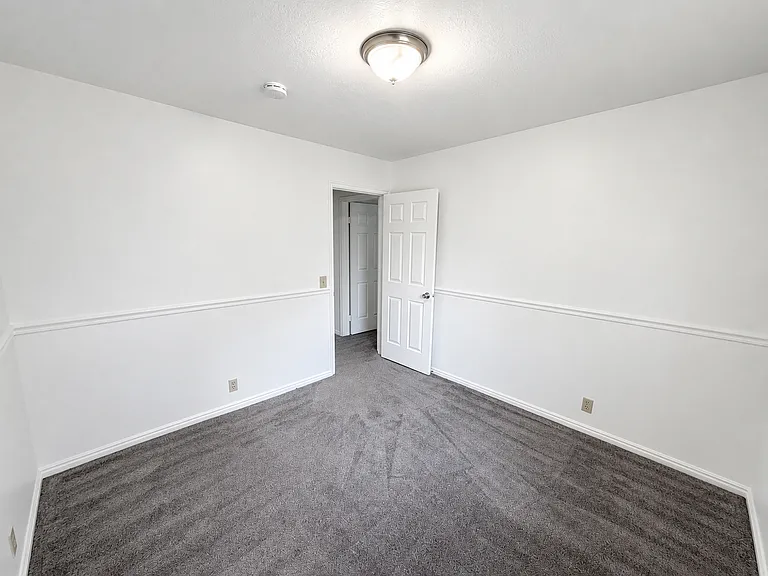 1564 E Hidden Valley Dr — Photo 15