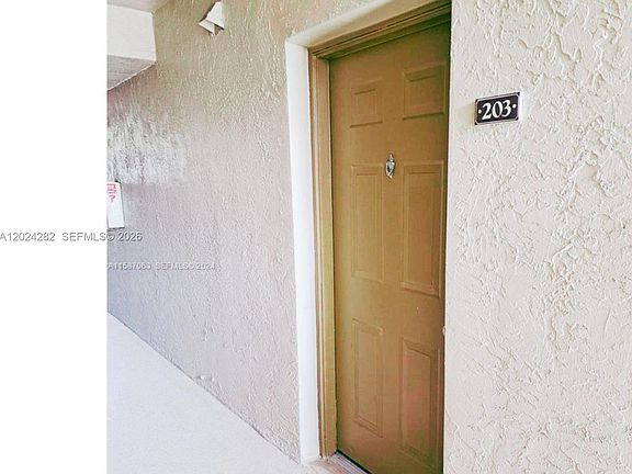 4th image of 220 SW 116th Ave #15203