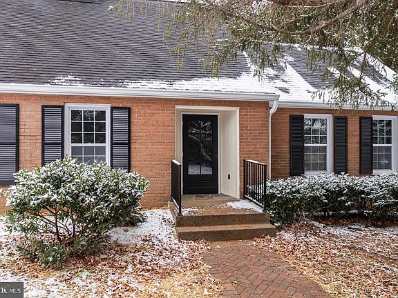 3rd image of 17747 Silcott Springs Rd