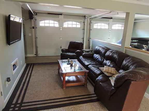 4th image of 6307 Saddlewood Dr