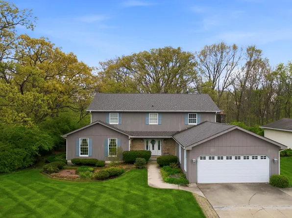 1029 Greenview Dr, Crown Point, IN 46307