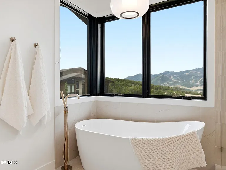 1285 E Lasso Trl — Photo 34