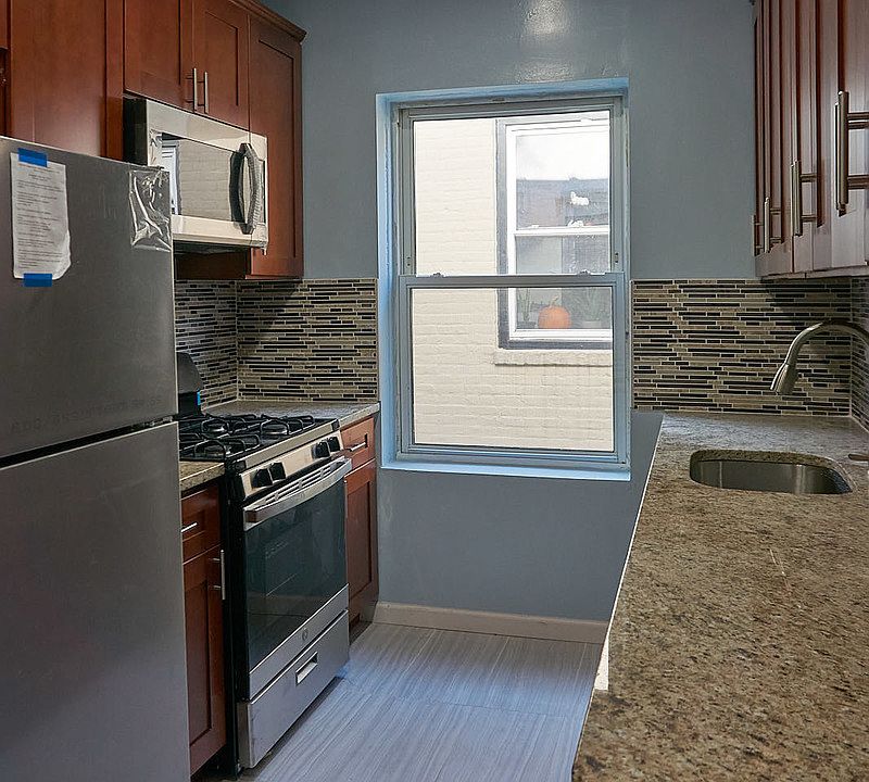 1st image of 36-18 Crescent St #3
