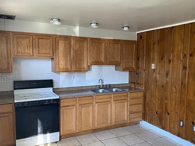 4779 Shamrock Ave — Photo 9
