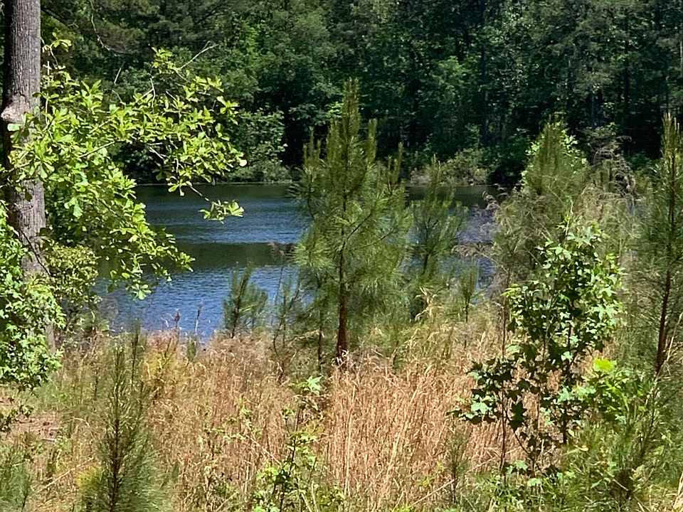 1st image of 355 Lakeside Dr