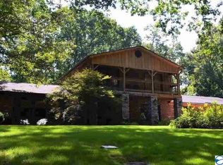 202 Carlisle Way, Rainbow City, AL 35906