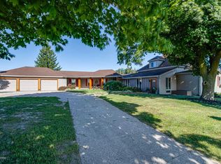 5805 Thornapple River Dr SE, Grand Rapids, MI 49512