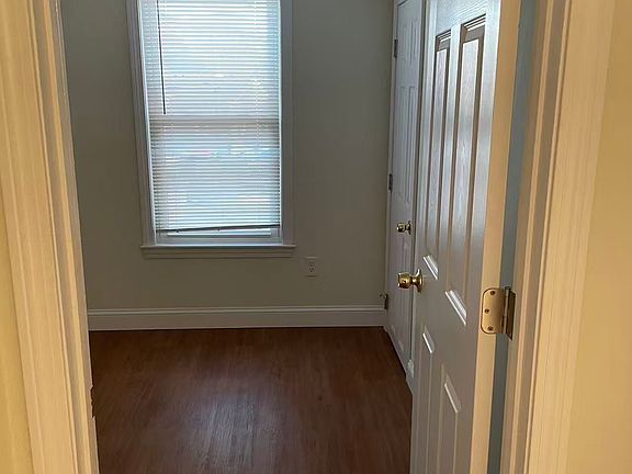 5th image of 9 Shore Rd #2