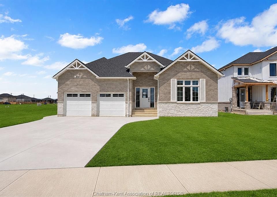 1st image of 207 Rosewood Cres