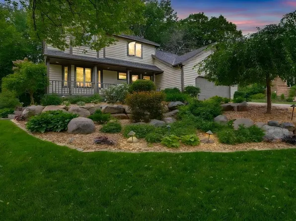 13766 Princeton Ct, Savage, MN 55378