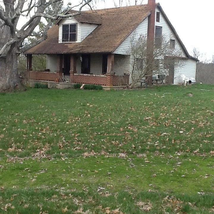 2nd image of 2136 Pedro Pike