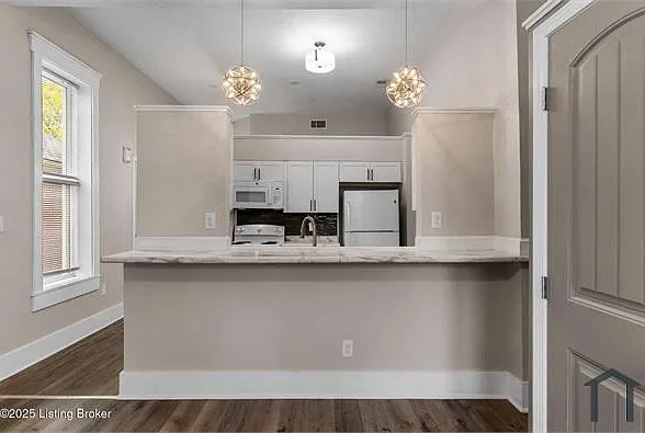 408 Dr W J Hodge St #J — Photo 11