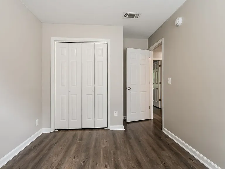 406 Meagan Cv — Photo 11
