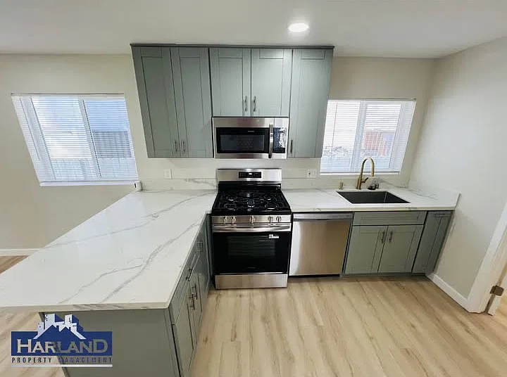 3845-3851 Menlo Avenue - 3851 — Photo 1