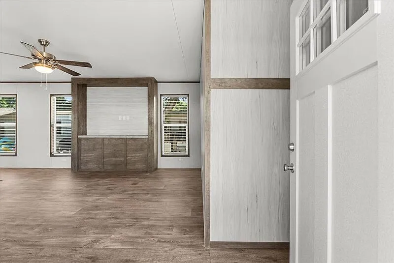 3 bed, 2.0 bath, 1140 sqft, $1,570 — Photo 3