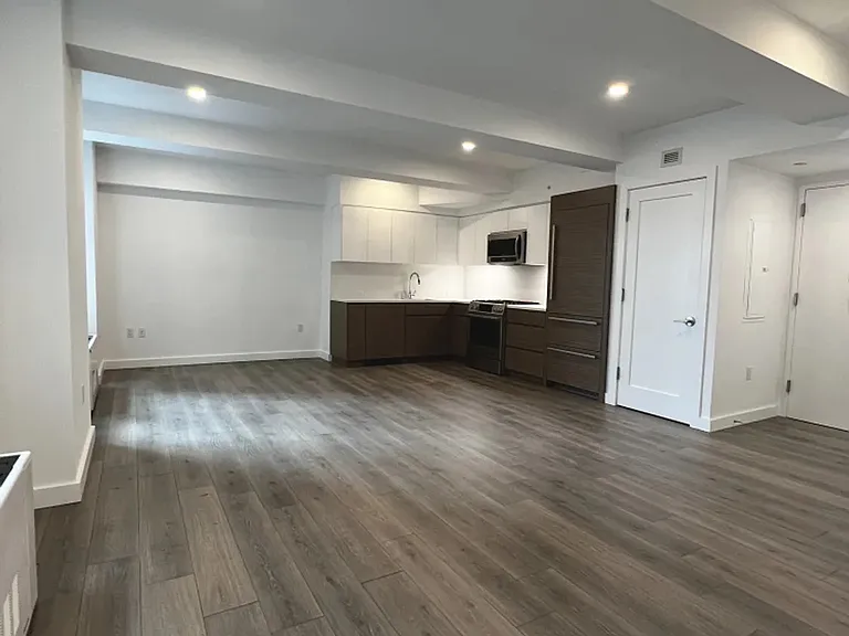 128 Columbia Hts #403 — Photo 3