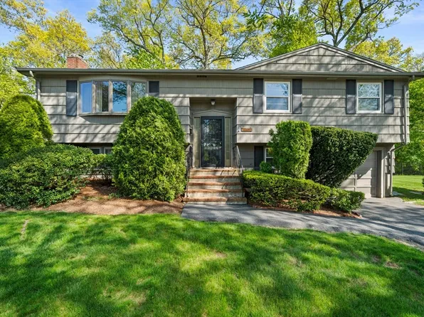 129 Devon Rd, Norwood, MA 02062