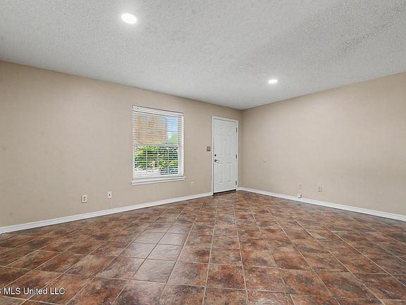4th image of 1550 E 2nd St APT T119