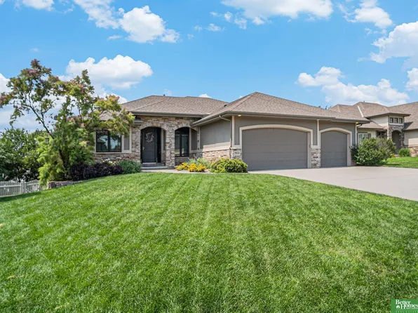 7510 S 103rd Ave, La Vista, NE 68128