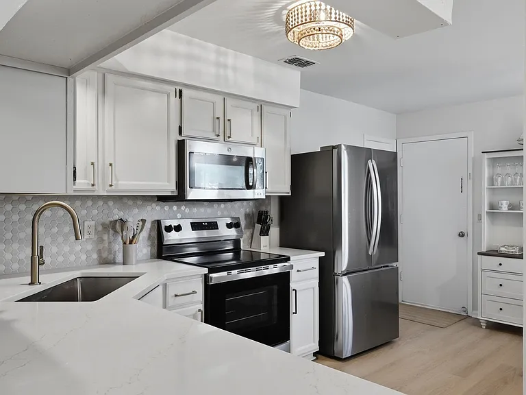 13123 Leatherleaf Dr S — Photo 11