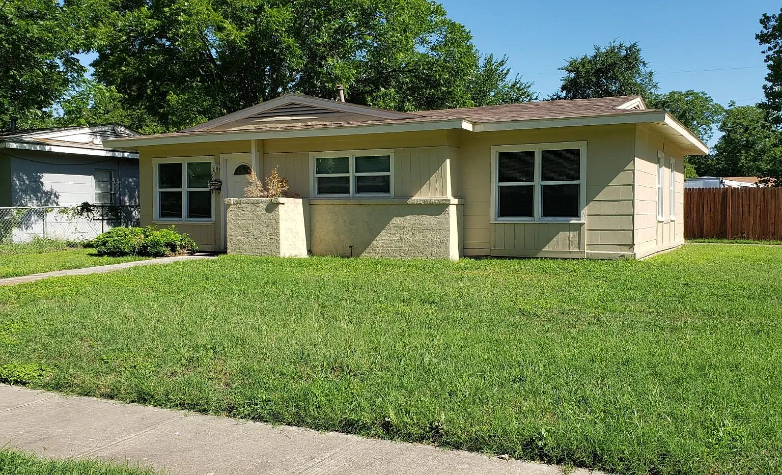 5800 Pollard Dr — Photo 2