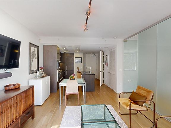 5th image of 723 Taylor St #201