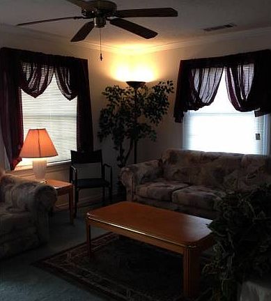 3rd image of 190 White Ave