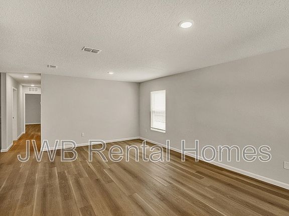 5th image of 549 E 55th St