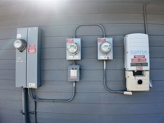 5th image of 4429 Rimcrest Rd