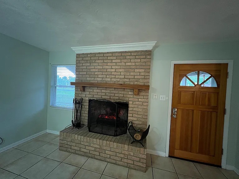 20717 SW Beach Blvd — Photo 3