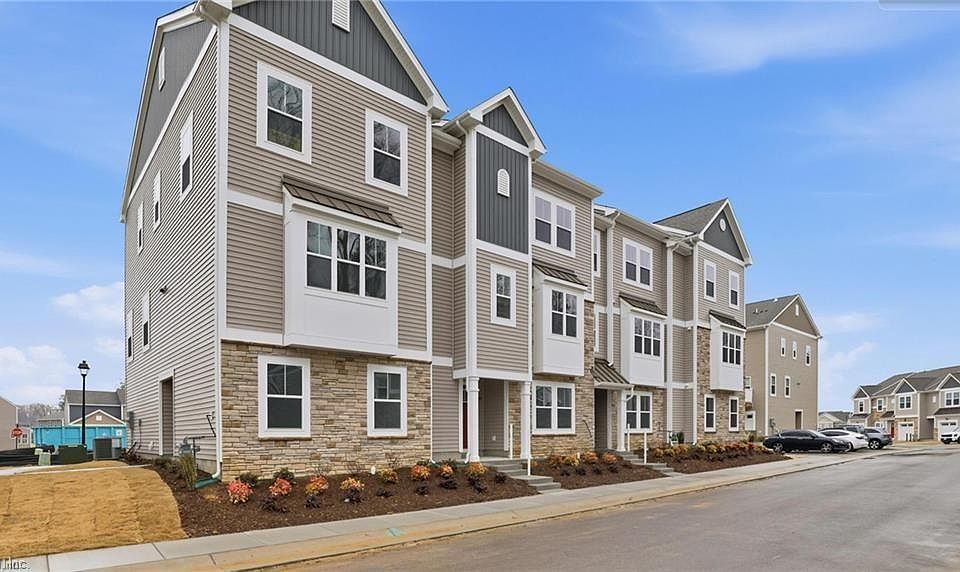 1st image of 4301 Abercorn Dr #100