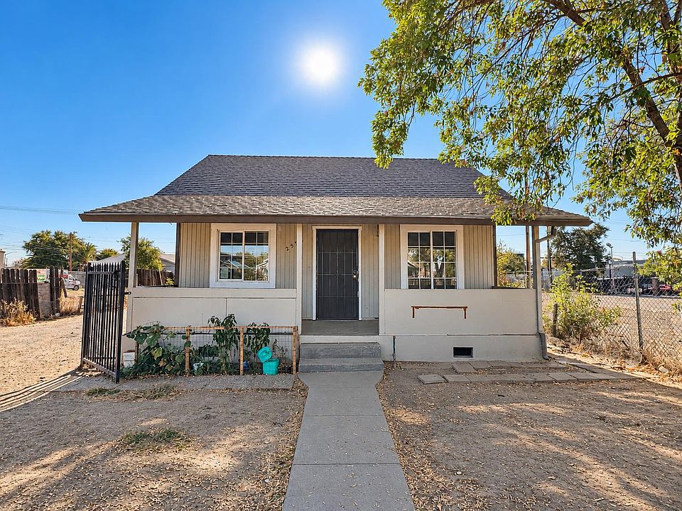 1st image of 2556 Rio Linda Blvd