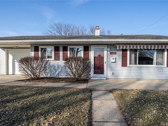 3rd image of 1676 Drake Dr