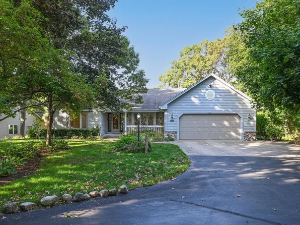 1244 Hickory DRIVE NORTH North, Waukesha, WI 53186