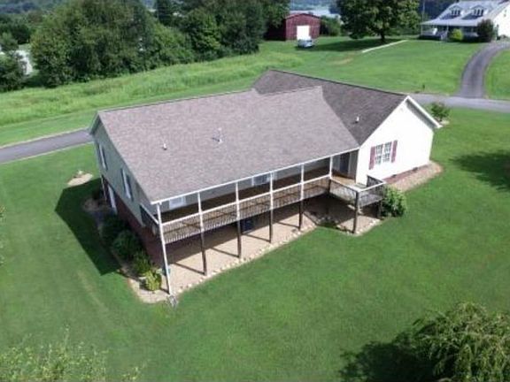 3rd image of 110 Eagle Crest Dr