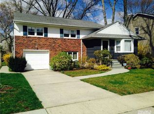 1746 Remsen Ave, Merrick, NY 11566