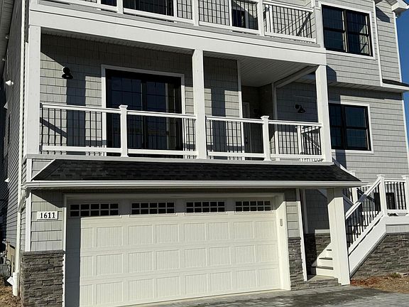 2nd image of 1611 Ocean Avenue