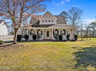 353 Washington Acres Rd, Hampstead, NC 28443