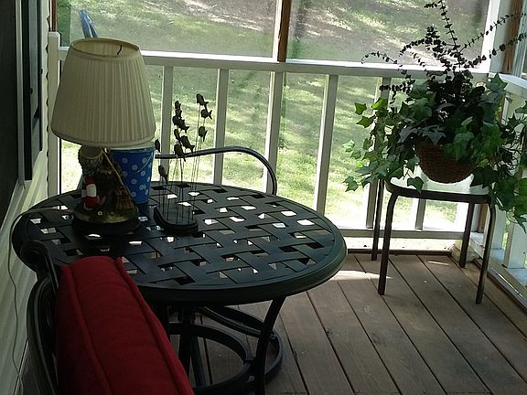 Screened in front porch